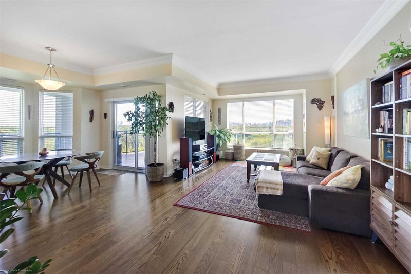 705 - 2 Maison Parc Crt, Vaughan, L4J 9K4 | Image 2