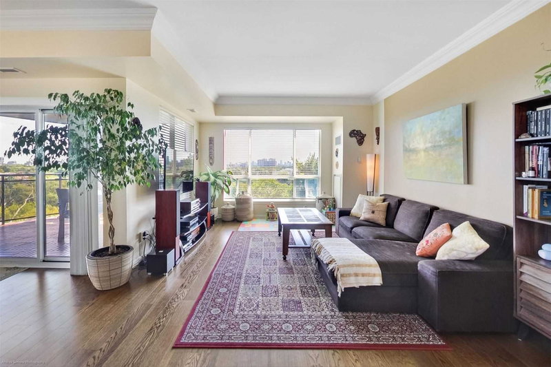 705 - 2 Maison Parc Crt, Vaughan, L4J 9K4 | Image 3