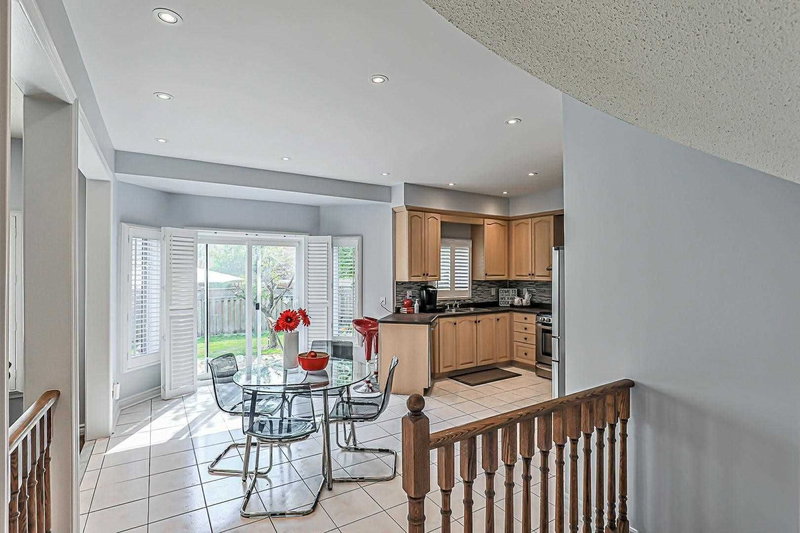 72 Avro Rd, Vaughan, L6A 1Y3 | Image 2