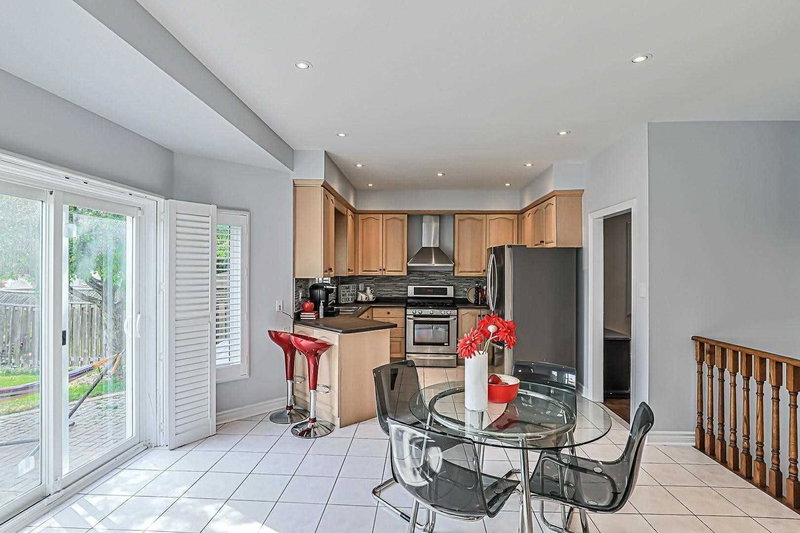 72 Avro Rd, Vaughan, L6A 1Y3 | Image 3