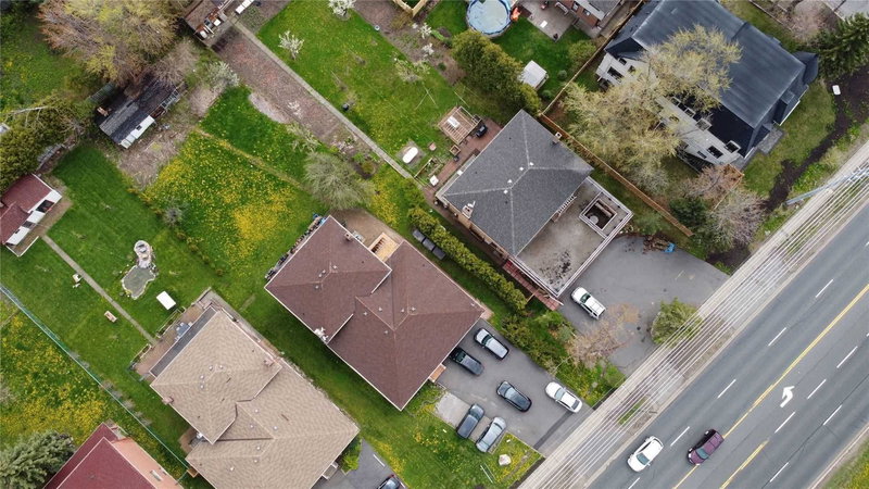 9747 Bathurst St, Richmond Hill, L4C3X5 | Image 2