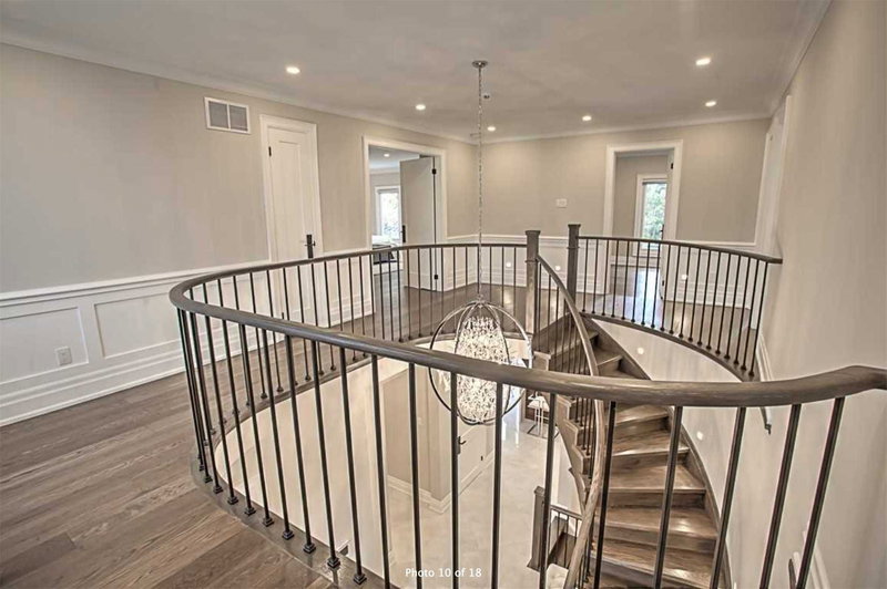 11 Gatcombe Circ, Richmond Hill, L4C9P4 | Image 2