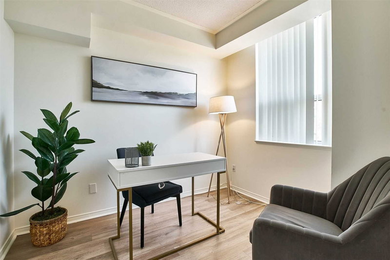 215 - 7398 Yonge St, Vaughan, L4J8J2 | Image 3