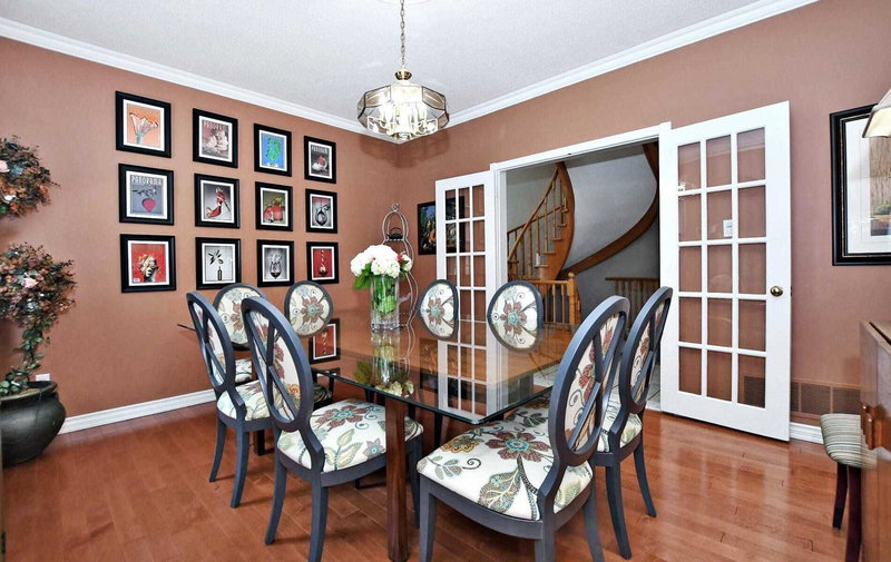 63 Willett Cres, Richmond Hill, L4C7W2 | Image 3