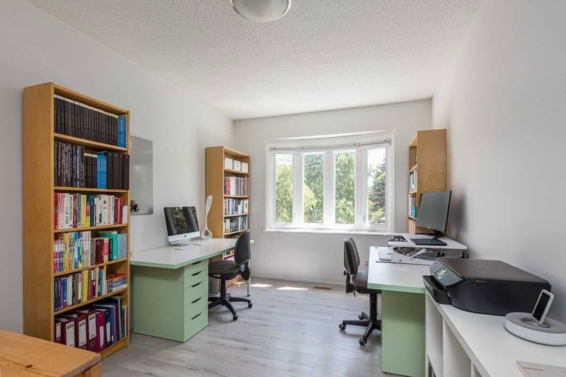 8 Brownstone Circ, Vaughan, L4J7P4 | Image 3