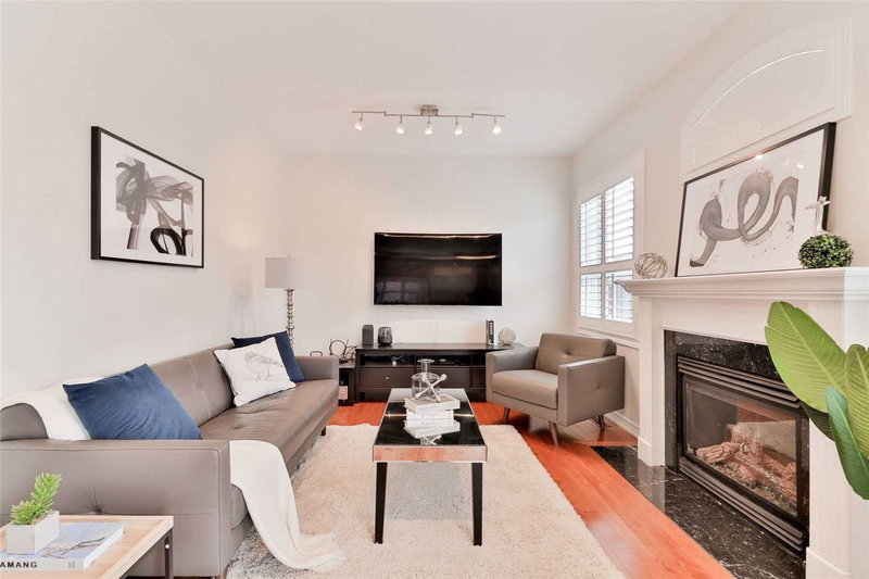 284 Bilbrough St, Aurora, L4G7X5 | Image 2