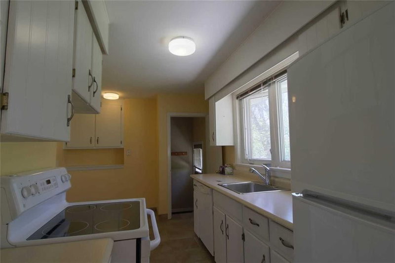 Upper - 281 Kerrybrook Dr, Richmond Hill, L4C3R2 | Image 3