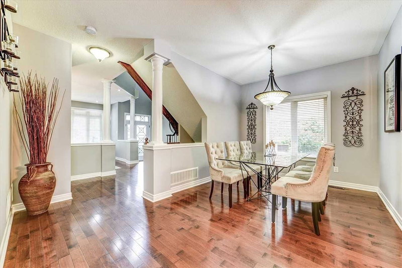 23 Oakborough Dr, Markham, L6B0H3 | Image 2