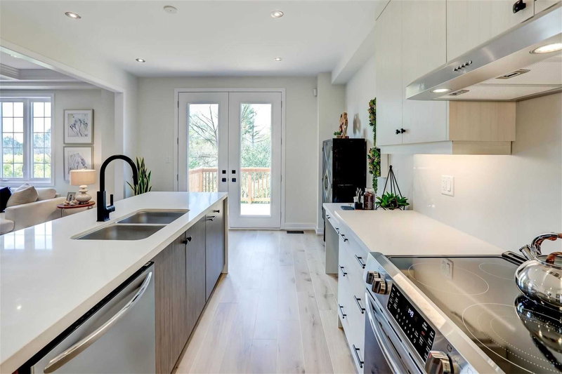 155 Stevenson Cres, Bradford West Gwillimbury, L3Z0N9 | Image 3