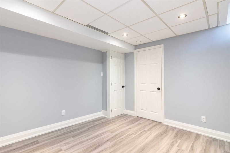 162 Longhouse St, Vaughan, L4L8E9 | Image 2