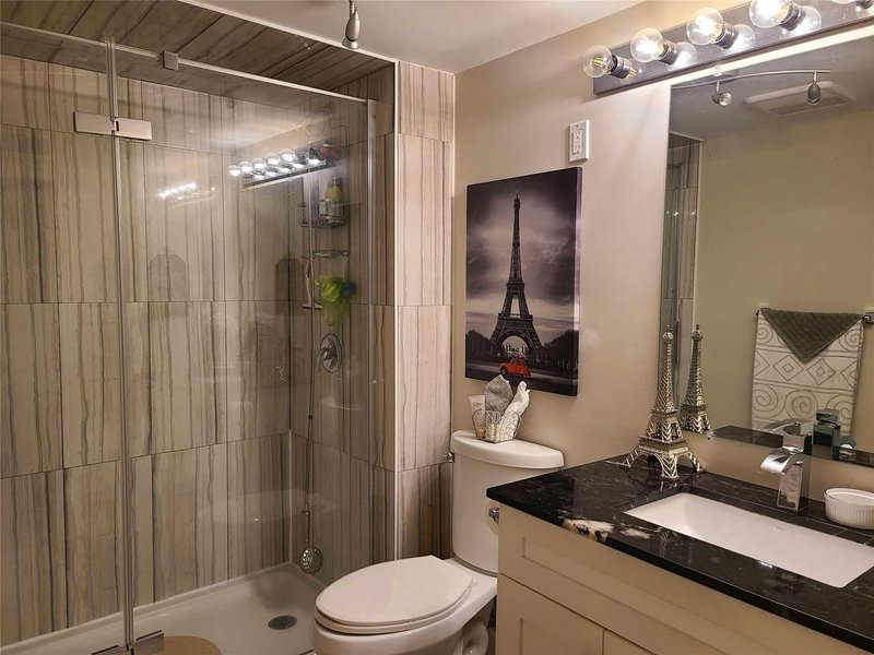 438 Woodbridge Ave, Vaughan, L4L2T4 | Image 2