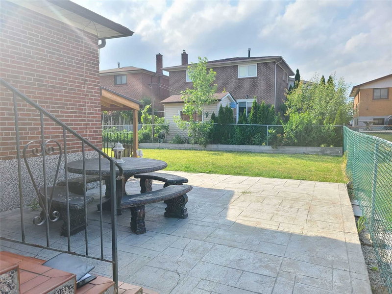 438 Woodbridge Ave, Vaughan, L4L2T4 | Image 3