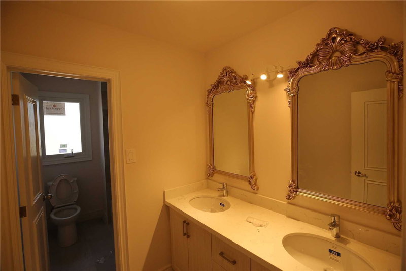 344 Steeles Ave E, Markham, L3T 1A8 | Image 2