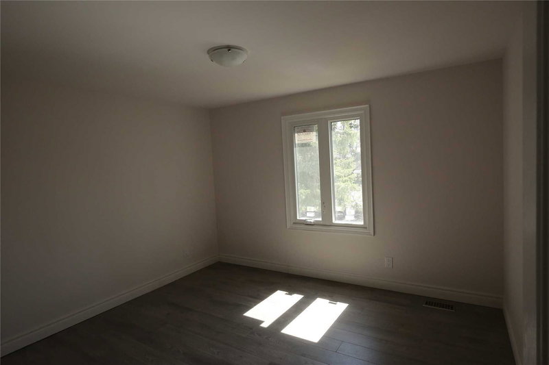 344 Steeles Ave E, Markham, L3T 1A8 | Image 3