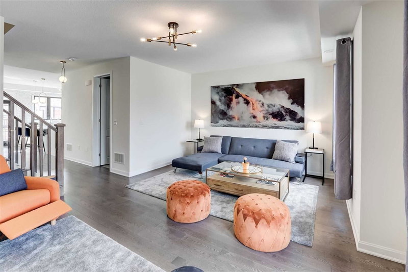 85 Casely Ave, Richmond Hill, L4S0K7 | Image 3