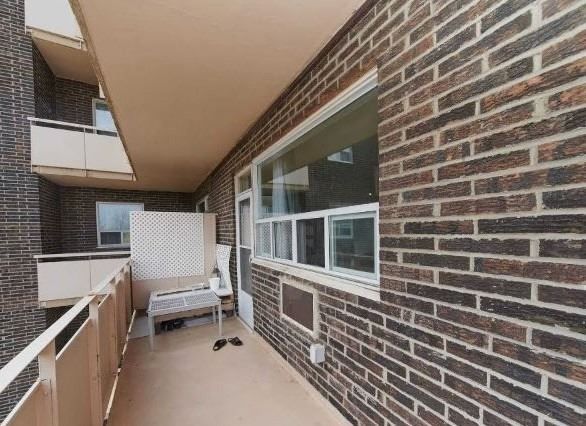 507 - 67 Richmond St, Richmond Hill, L4C3Y3 | Image 2