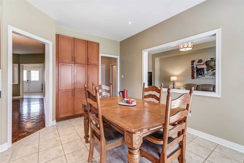 401 Forest Fountain Dr, Vaughan, L4H1W4 | Image 3