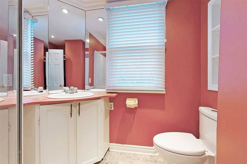 49 Sunset Beach Rd, Richmond Hill, L4E1A3 | Image 2