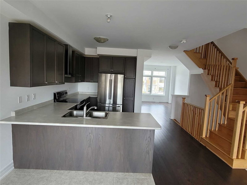 52 Allure St, Newmarket, L3X0L2 | Image 2