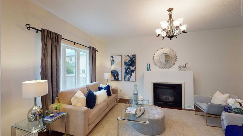 45 Lost Pond Cres, Whitchurch-Stouffville, L4A0R4 | Image 2