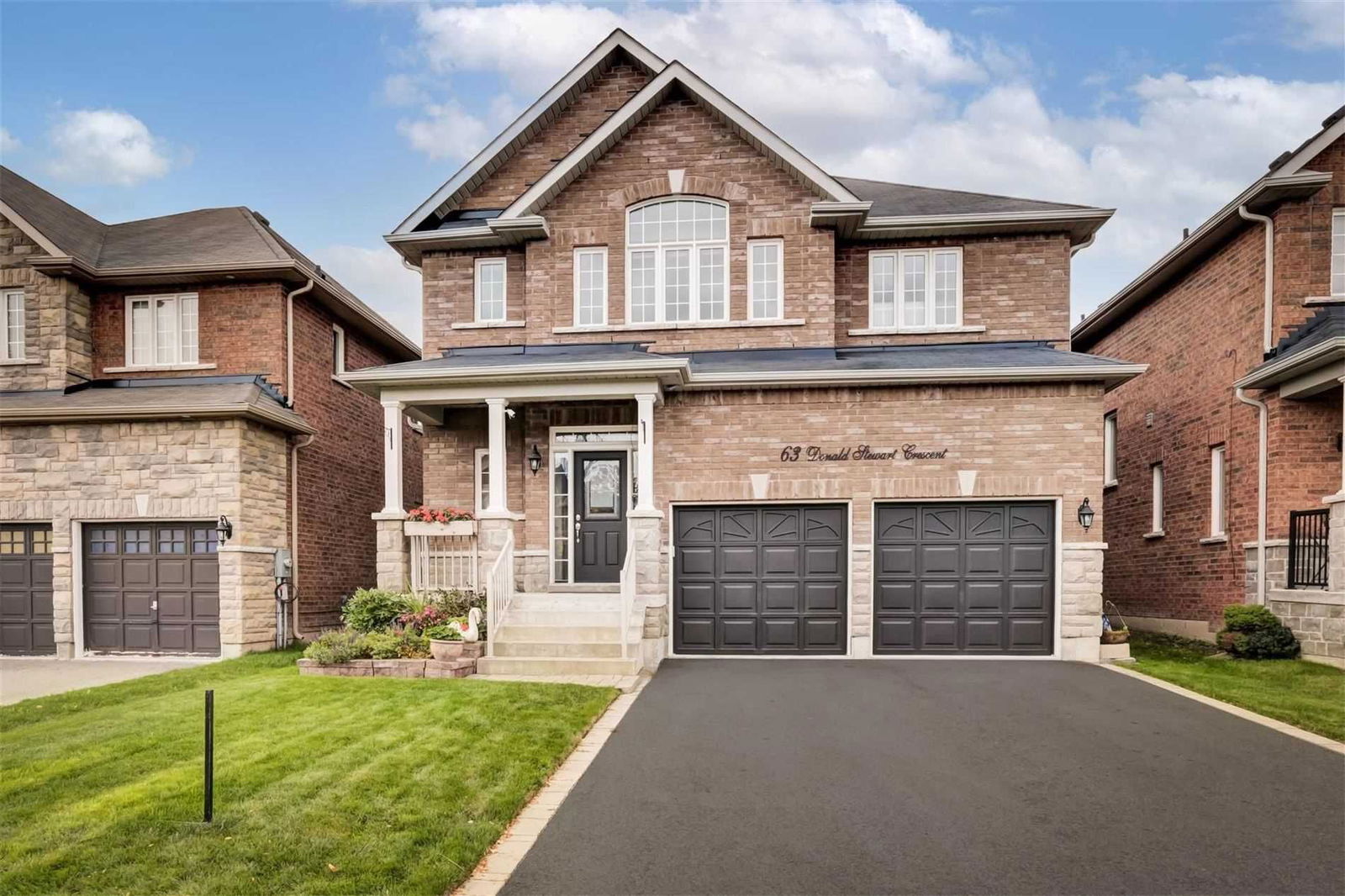 Detached House sold at 63 Donald Stewart Crescent, East Gwillimbury, Mt Albert, L0G1M0 - MLS: N5406296