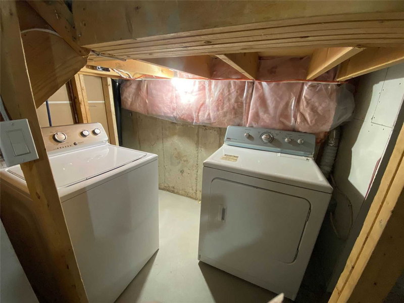 Bsmt - 148 Castlehill Rd, Vaughan, L6A1N7 | Image 2