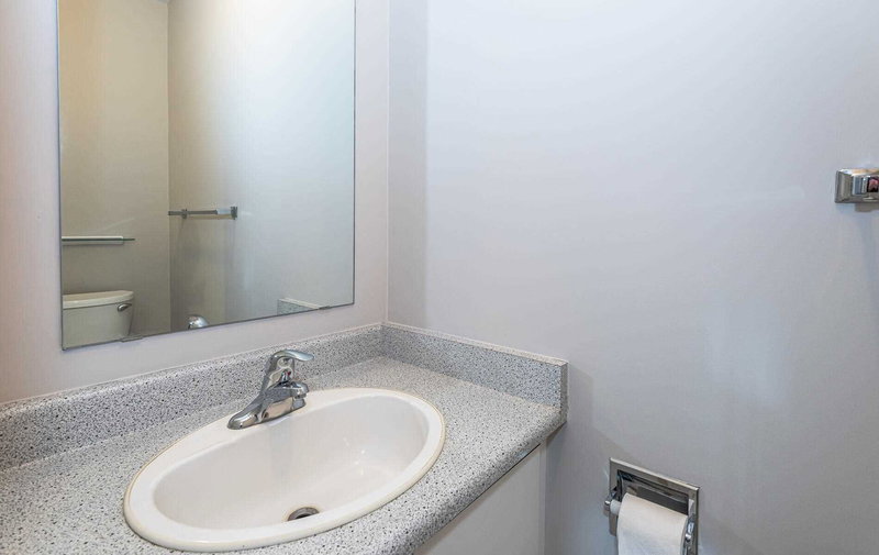 919 Caribou Valley Circ, Newmarket, L3X1W9 | Image 3