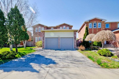Detached House sold at 129 Bernard Avenue, Richmond Hill, Ontario, L4C9Z6 - Devonsleigh - MLS: N5416133