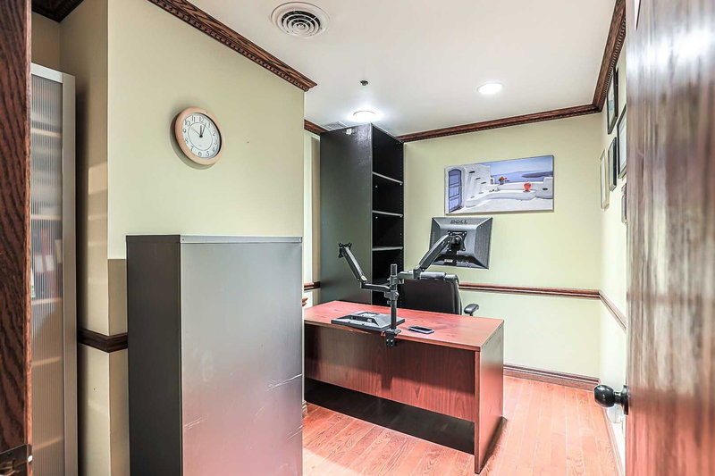 21D-22D - 7398 Yonge St, Vaughan, L4J 8J2 | Image 2