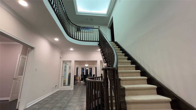 95 Rowland Crt, Markham, L6C1X8 | Image 3