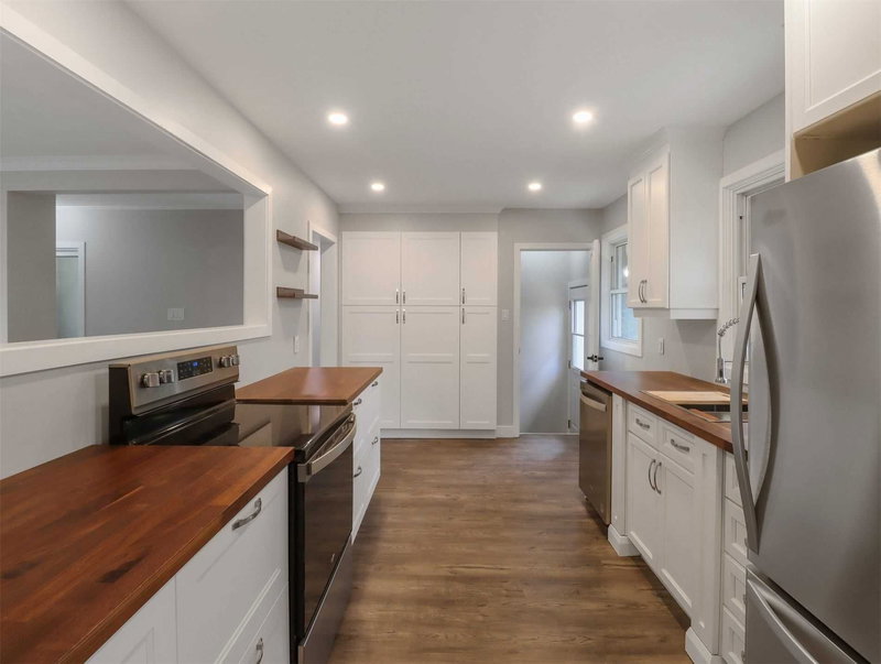 58 Queen St, Georgina, L0E1R0 | Image 2