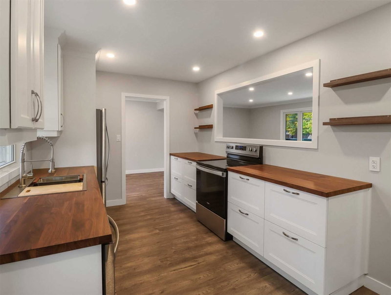 58 Queen St, Georgina, L0E1R0 | Image 3