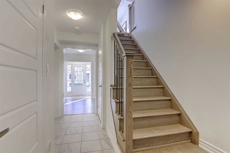 50 Casely Ave, Richmond Hill, L4S0K3 | Image 2