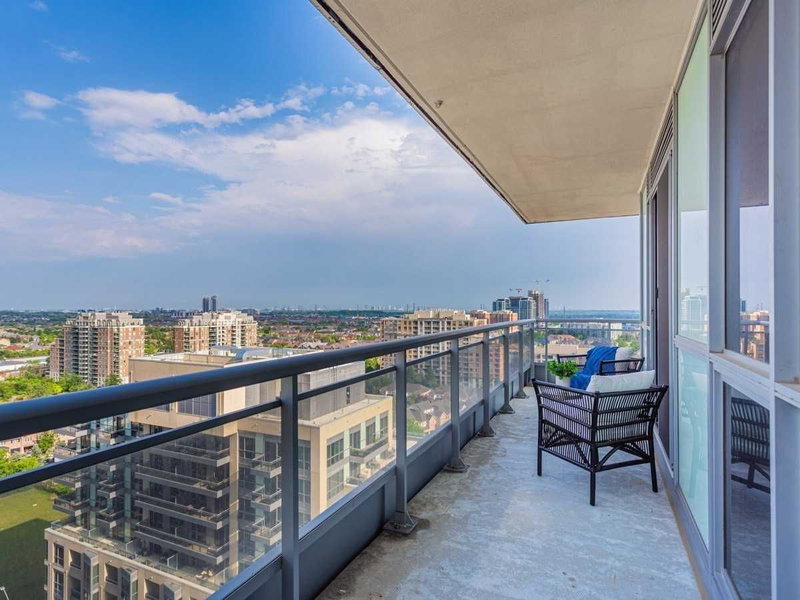 1504 - 9201 Yonge St, Richmond Hill, L4C6Z2 | Image 2