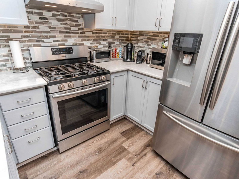 49 Convoy Cres, Vaughan, L6A 3H3 | Image 2