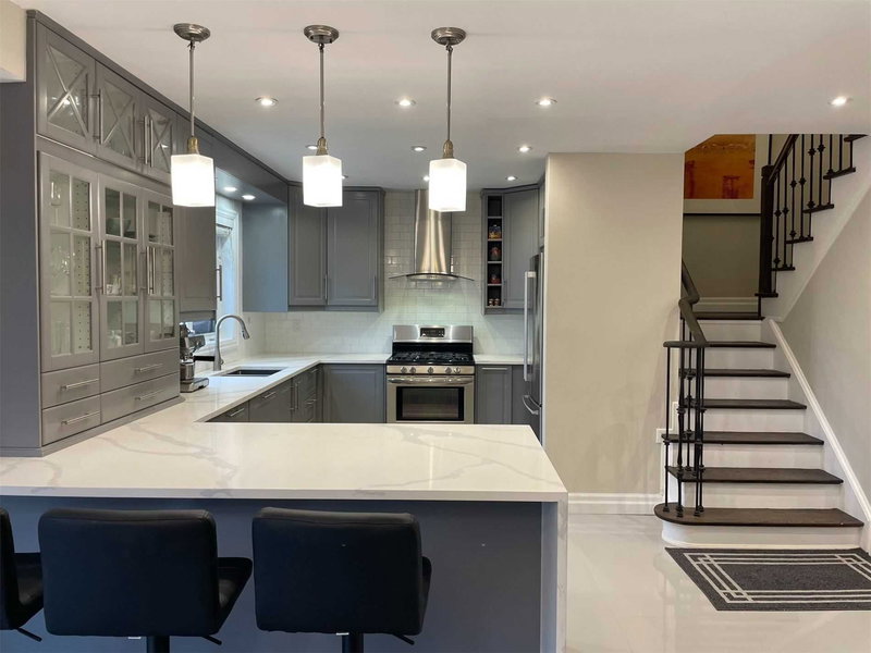 34 Royalpark Way, Vaughan, L4H1J5 | Image 2