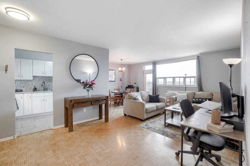 706 - 67 Richmond St, Richmond Hill, L4C3Y3 | Image 3