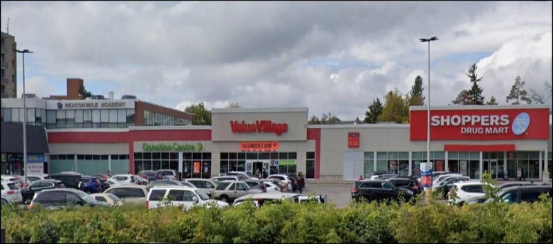 10620 Yonge St, Richmond Hill, L4C 3C8 | Image 2