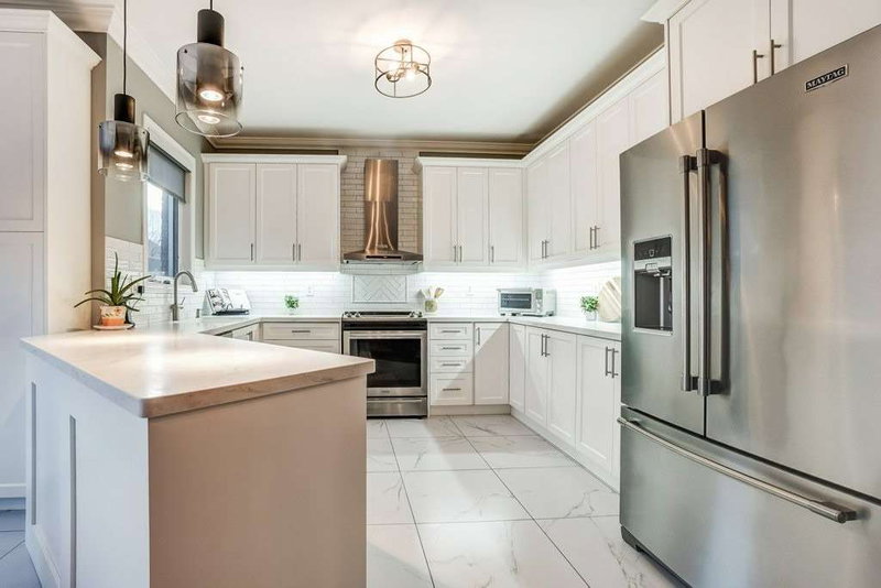 204 Ivy Jay Cres, Aurora, L4G0E9 | Image 2