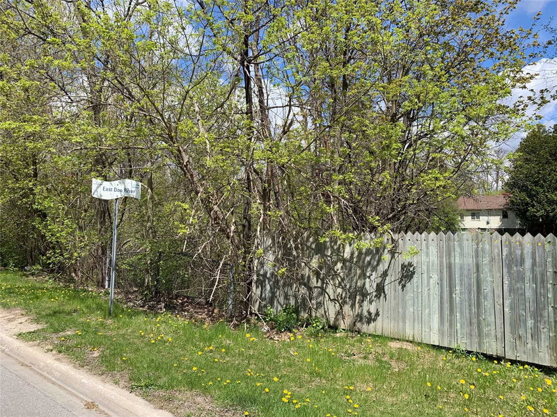 108 Yongehurst Rd, Richmond Hill, L4C3T2 | Image 3