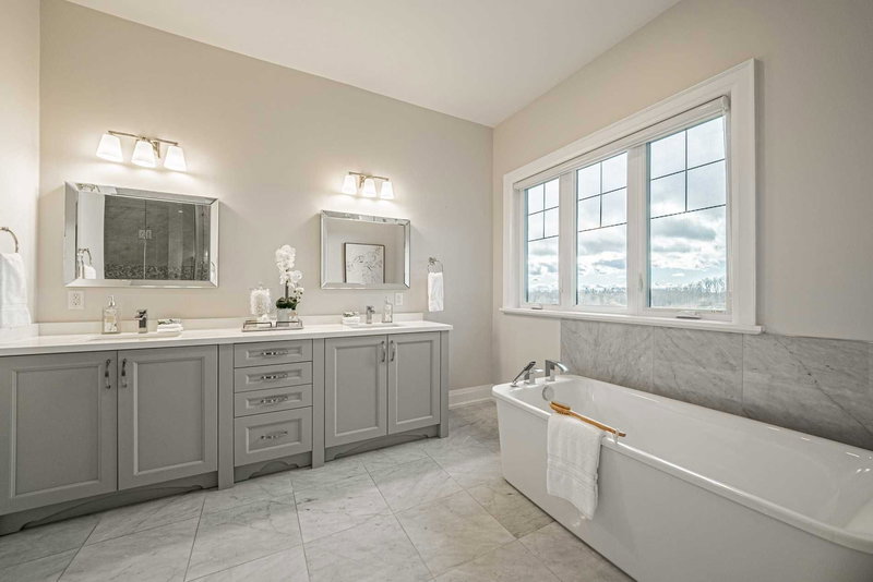 14806 York Durham Line, Whitchurch-Stouffville, L4A 7X4 | Image 3