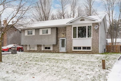 Detached House sold at 7 Pridham Crescent, Essa, Ontario, L0M1B2 - Angus - MLS: N5444558