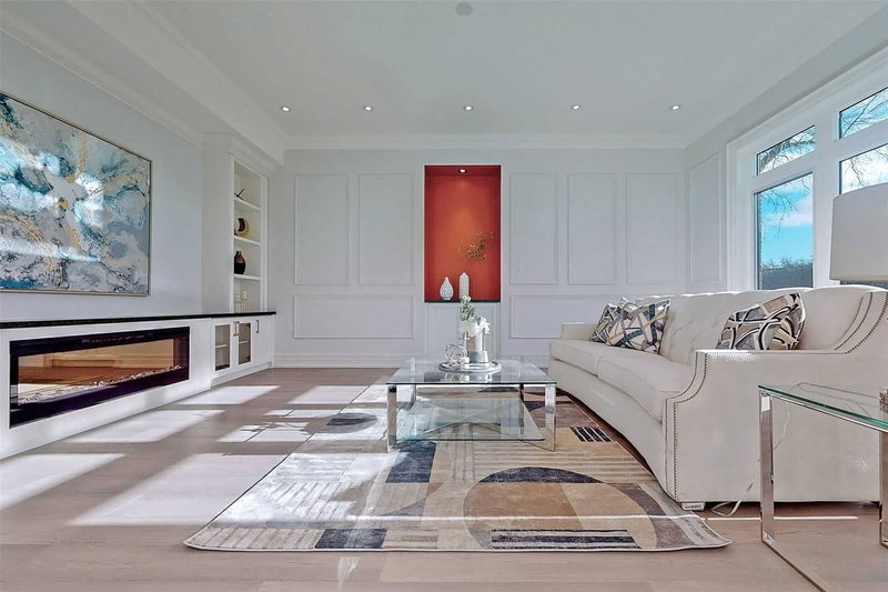 106 Maytree Ave, Whitchurch-Stouffville, L4A1G2 | Image 3