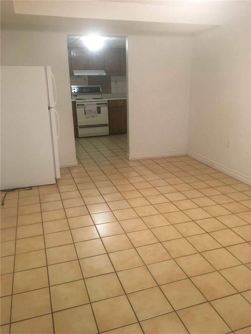 212 Risebrough Crct, Markham, L3R3H9 | Image 2