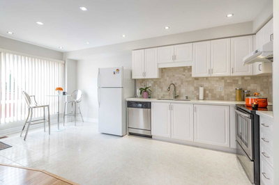 11 Silver Linden Drive, Richmond Hill, Ontario image-0-1