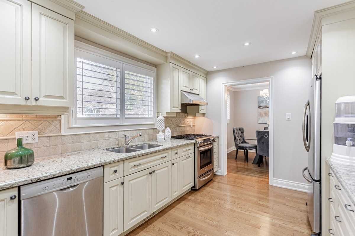 Detached House sold at 24 Gainsville Avenue, Markham, Unionville, L3R1W8 - MLS: N5457945
