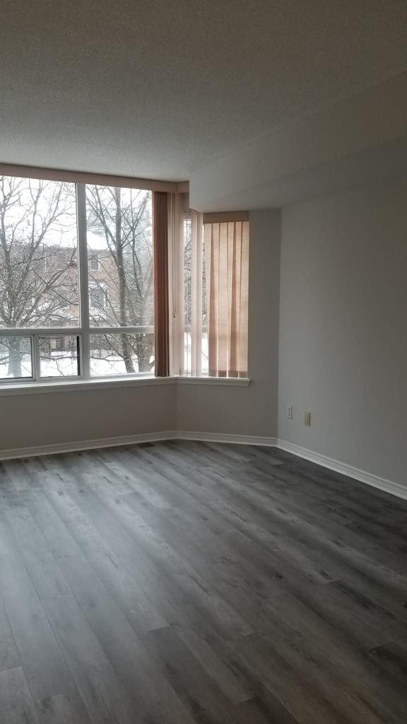 205 - 81 Townsgate Dr, Vaughan, L4J8E6 | Image 3