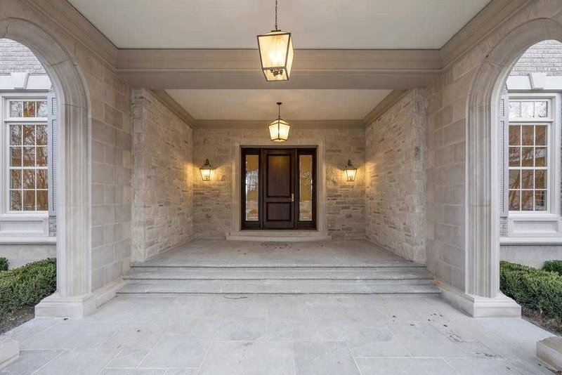 130 St. John's Sdrd E, Aurora, L4G 0M6 | Image 2