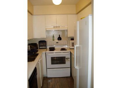 406 - 75 Weldrick Rd E, Richmond Hill, L4C0H9 | Image 3