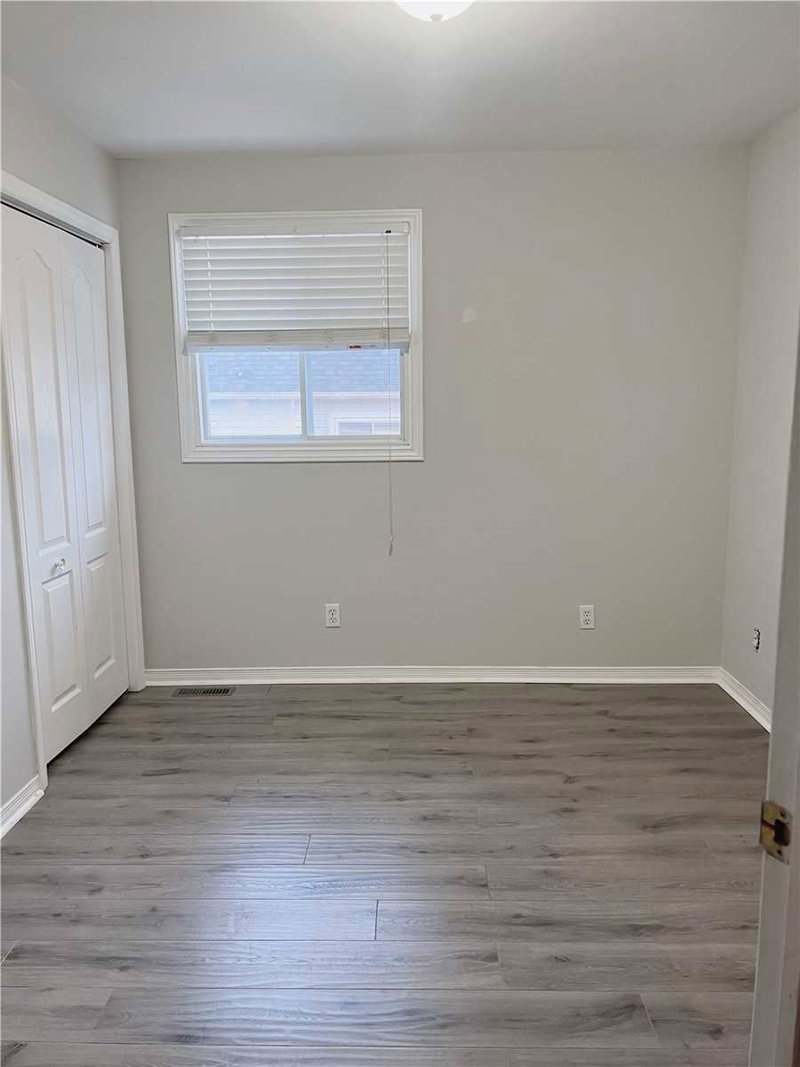 276 Parkwood Ave, Georgina, L4P2X3 | Image 3